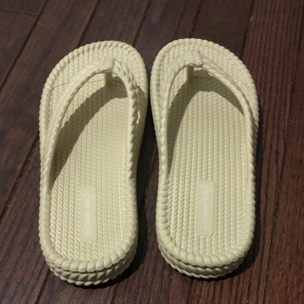 Ivory Rope-Texture Platform Flip Flops - Picture 5 of 6